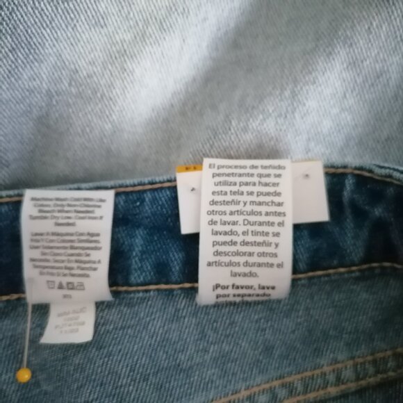 Time Tru Women's Blue TT HR Fray Hem Light Wash Cut Off High Rise Shorts Size 14 - Picture 8 of 8